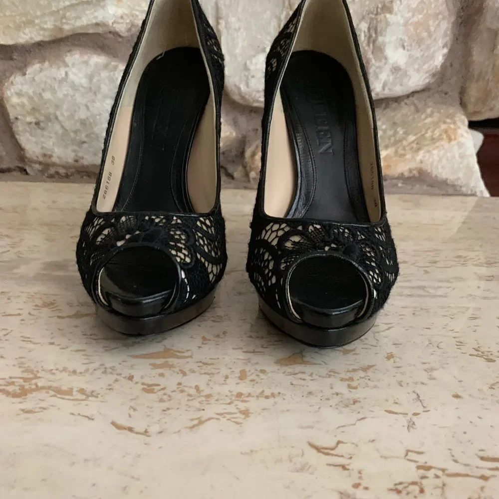 Alexander McQueen Orchid Lace peep toe pumps - Picture 5 of 8